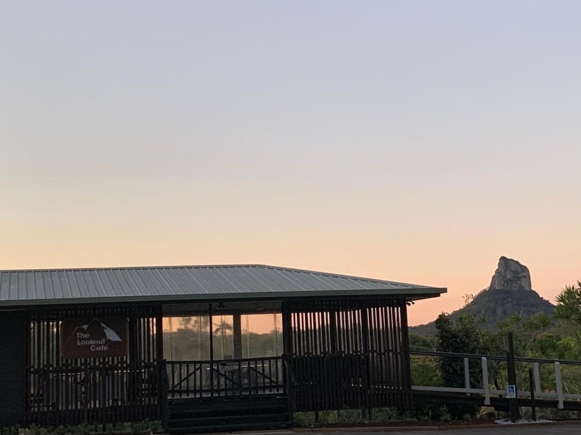 Glass On Glasshouse Glass House Mountains Ngoại thất bức ảnh